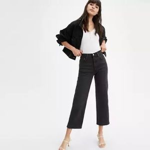 Levi’s womens black ribcage straight jeans